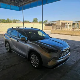Toyota Highlander 2021
