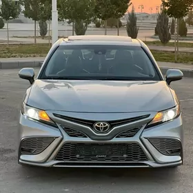 Toyota Camry 2018