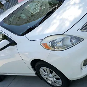 Nissan Versa 2011