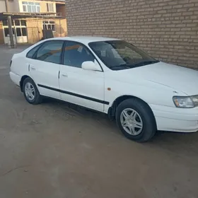 Toyota Carina 1992