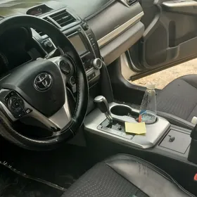 Toyota Camry 2013
