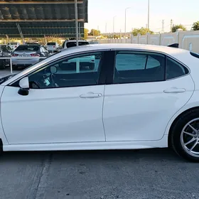 Toyota Camry 2020