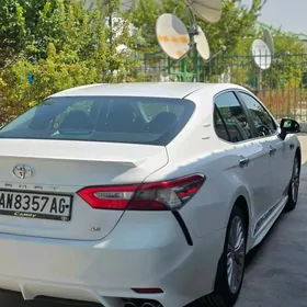 Toyota Camry 2018
