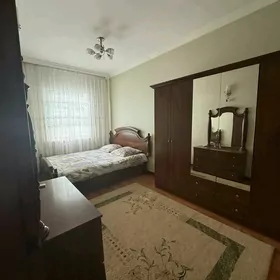 ПРОДАЮ МИР 1 2 ЭТАЖ 4 КОМ