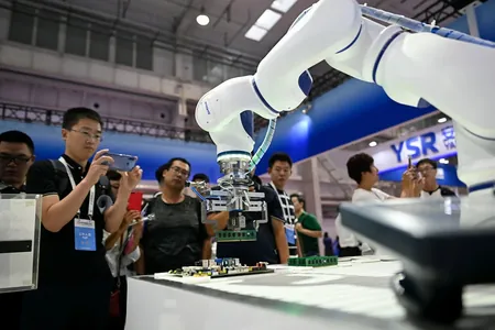 Hytaý 2024-nji ýyla çenli ähli ýurtlardan öňe geçip, 300 müň senagat robotyny gurnady