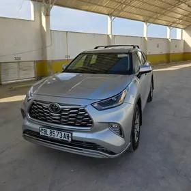 Toyota Highlander 2021