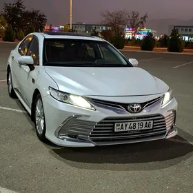 Toyota Camry 2019