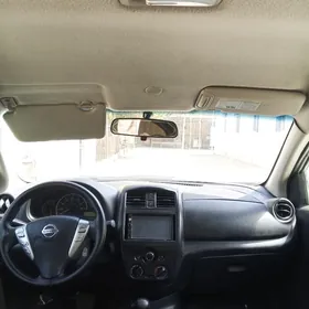 Nissan Versa 2016