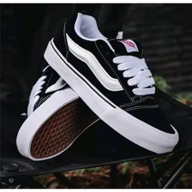 VANS KNU SCHOOL