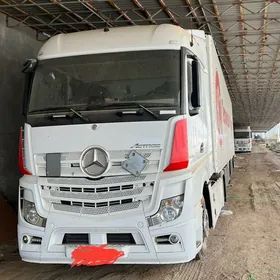 Mercedes-Benz ACTROS 3331 2015
