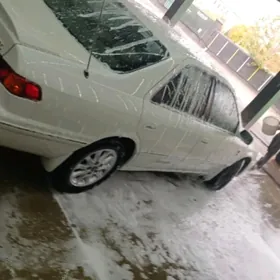 Toyota Camry 2001