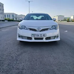 Toyota Camry 2014