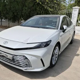 Toyota Camry 2025