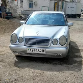 Mercedes-Benz E320 1997