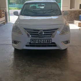 Nissan Versa 2018