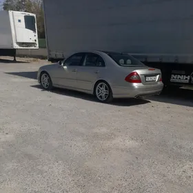 Mercedes-Benz E320 2004