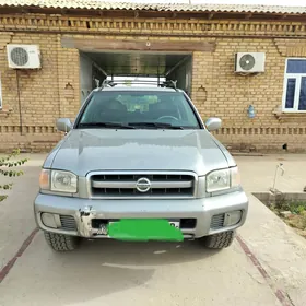 Nissan Pathfinder 2000