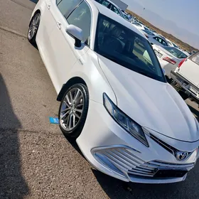 Toyota Camry 2021