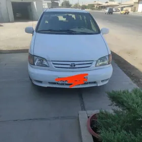 Toyota Sienna 2002