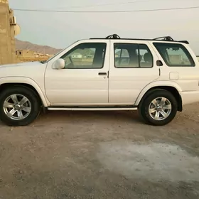 Nissan Pathfinder 2001