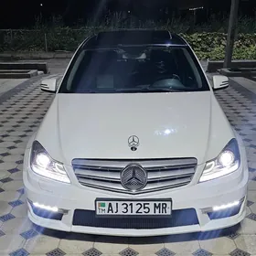 Mercedes-Benz C300 2013