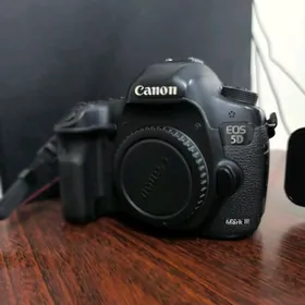Canon 5D mark III AD600BM