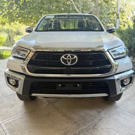 Toyota Hilux 2025