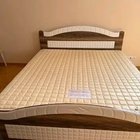 кровать с артопедическим матра