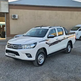 Toyota Hilux 2021