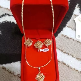 gyzyla menzes komplekt
