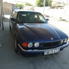 BMW 750 1988