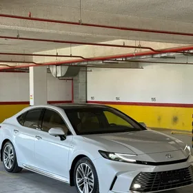 Toyota Camry 2024