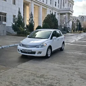 Nissan Versa 2011