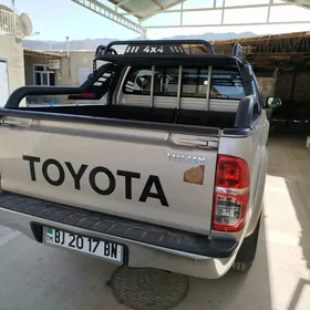 Toyota Hilux 2015