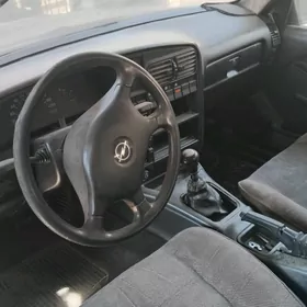 Opel Omega 1992