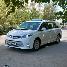 Toyota Sienna 2017