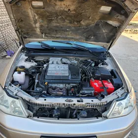 Toyota Avalon 2001