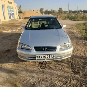Toyota Camry 2001