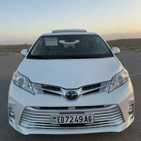 Toyota Sienna 2019