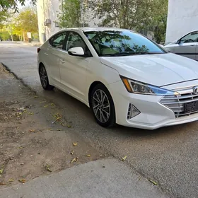 Hyundai Elantra 2020