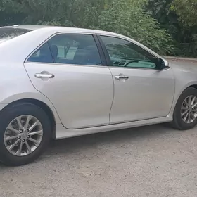 Toyota Camry 2013