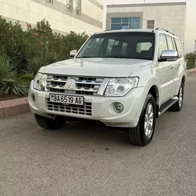 Mitsubishi Pajero 2013