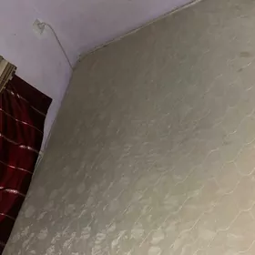 Кровать