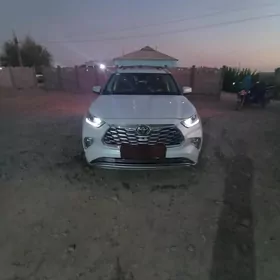 Toyota Highlander 2022