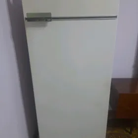 холодильник Бирюса