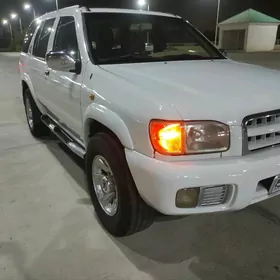 Nissan Pathfinder 1999