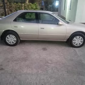 Toyota Camry 2000