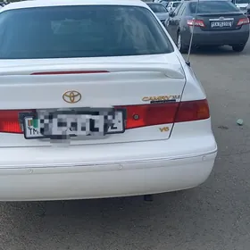 Toyota Camry 2000