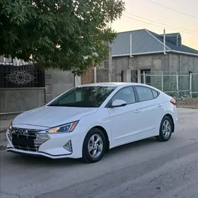 Hyundai Elantra 2020