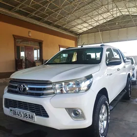 Toyota Hilux 2021